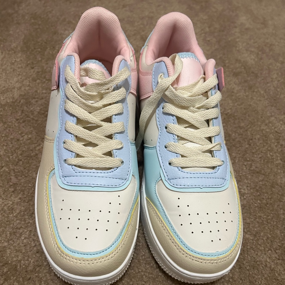 Pastel tennis shoes size 10